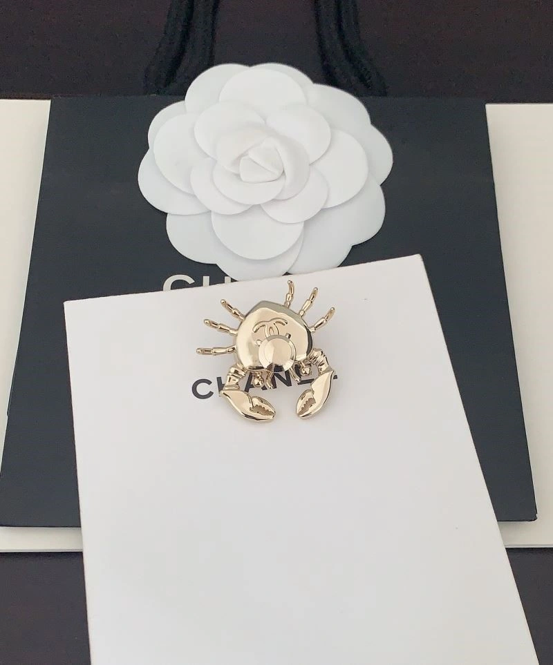 ZipUp Chanel Brooches 225613