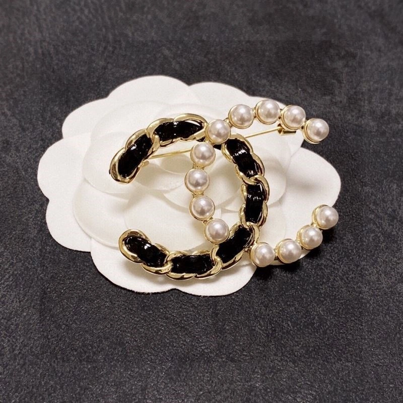 Comfortable Chanel Brooches 225604