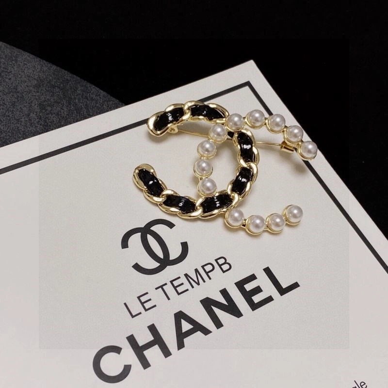 Comfortable Chanel Brooches 225604