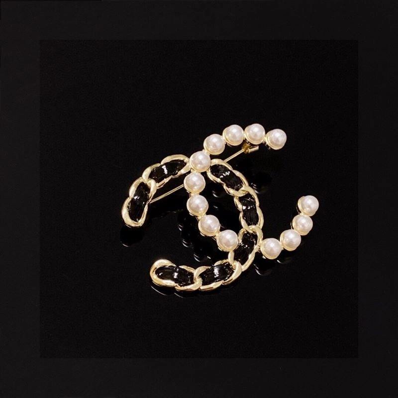 Comfortable Chanel Brooches 225604