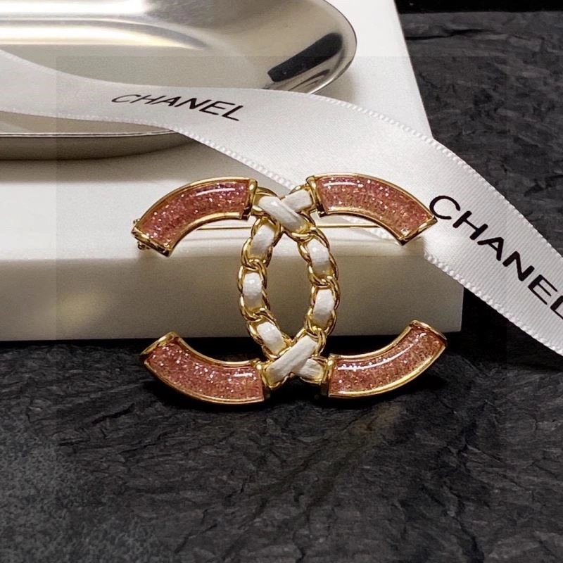 EyeCatching Chanel Brooches 225625