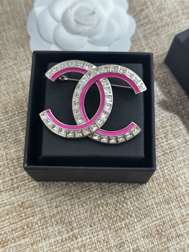 ModernLook Chanel Brooches 225610