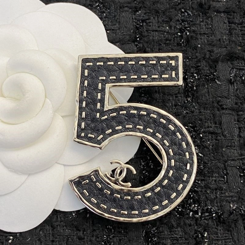 OdorResistant Chanel Brooches 225592