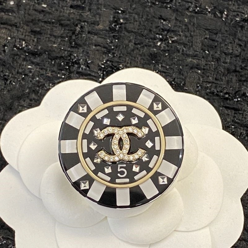 Chanel Brooches Durable 225633