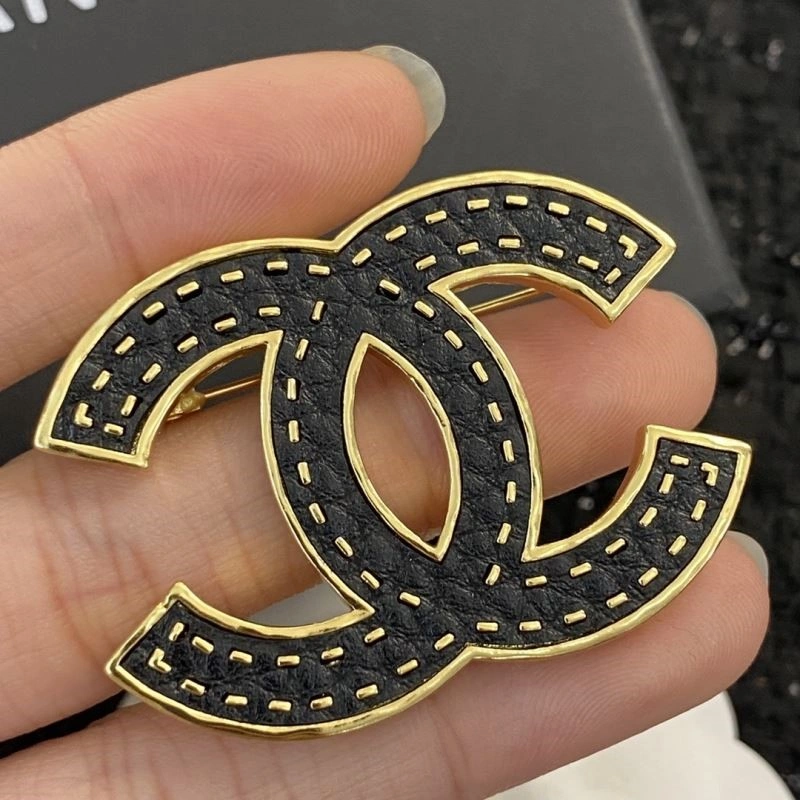 Popular Chanel Brooches 225624