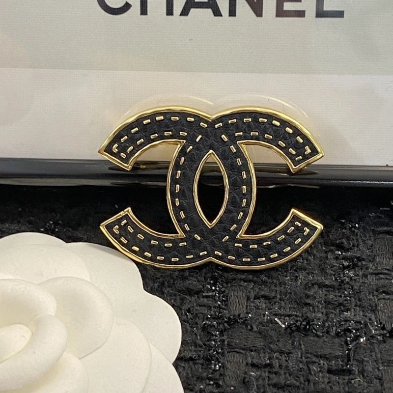 Popular Chanel Brooches 225624