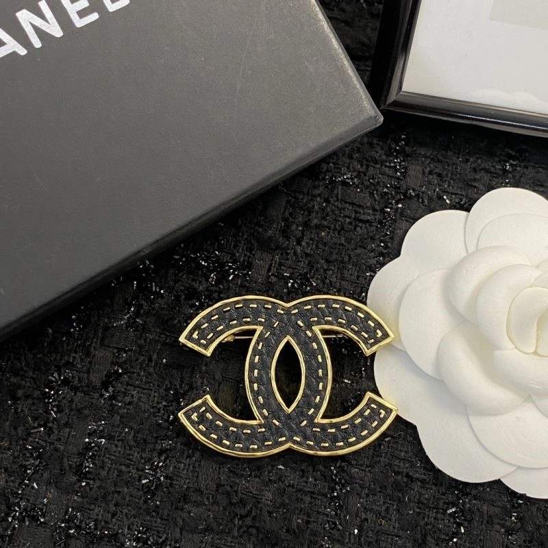 Popular Chanel Brooches 225624