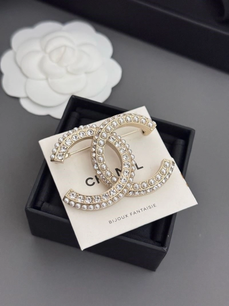 Chanel Brooches Unisex 225585