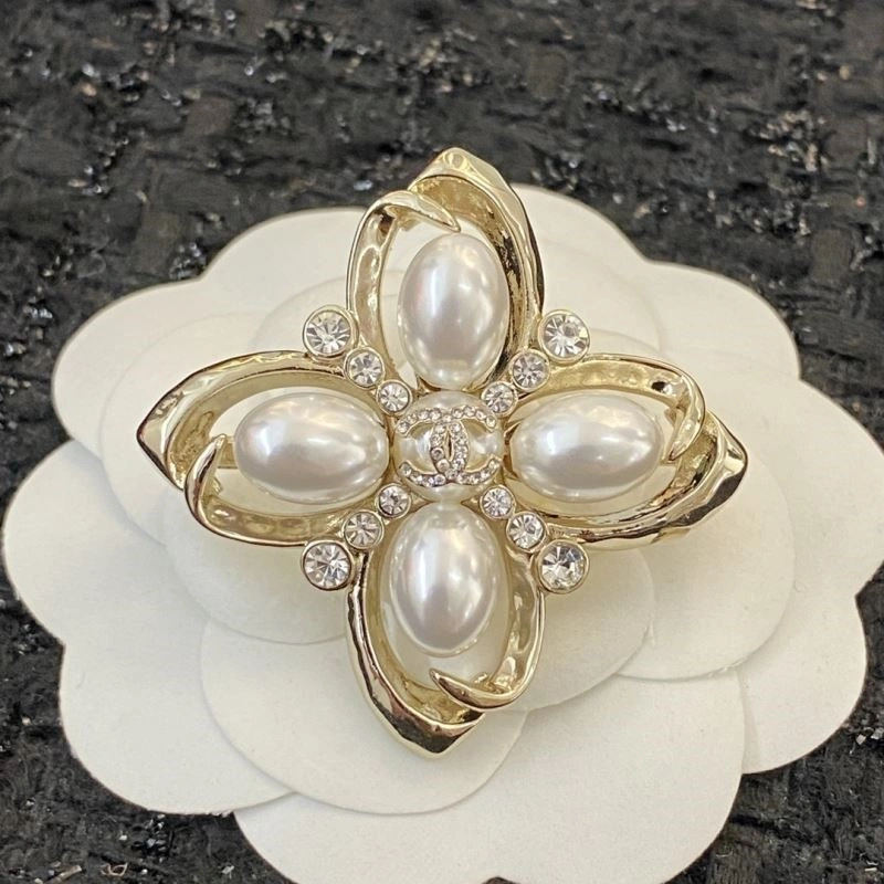 Soft Chanel Brooches 225571
