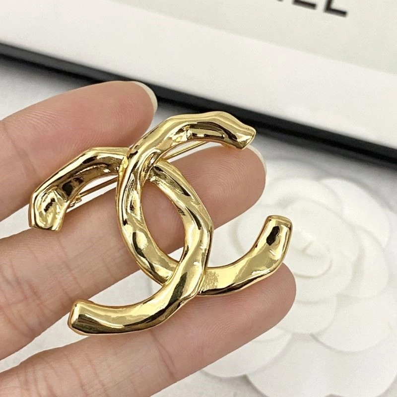Chanel Brooches Functional 225556