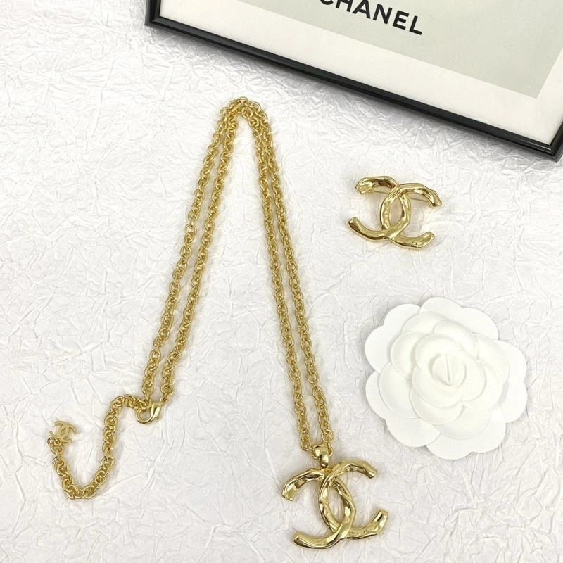 Chanel Brooches Functional 225556