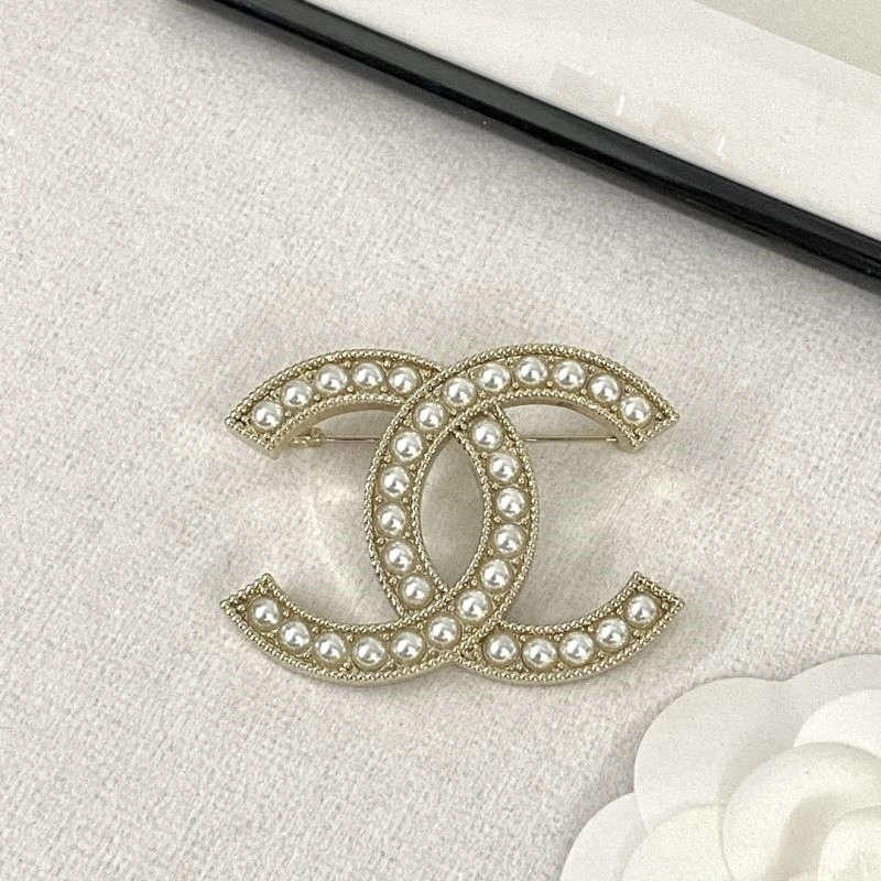 Comfortable Chanel Brooches 225562