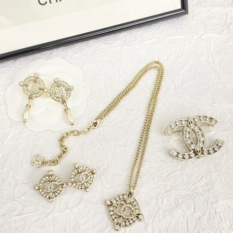Chanel Brooches BestValue 225561