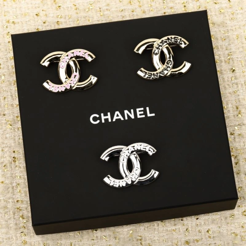 EyeCatching Chanel Brooches 225549