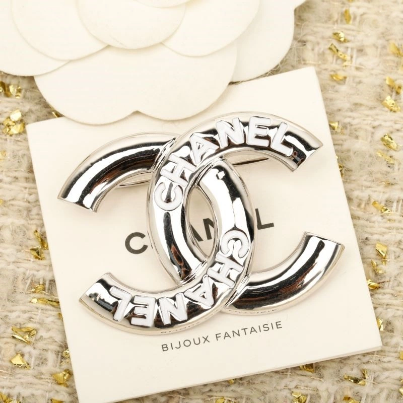 EyeCatching Chanel Brooches 225549