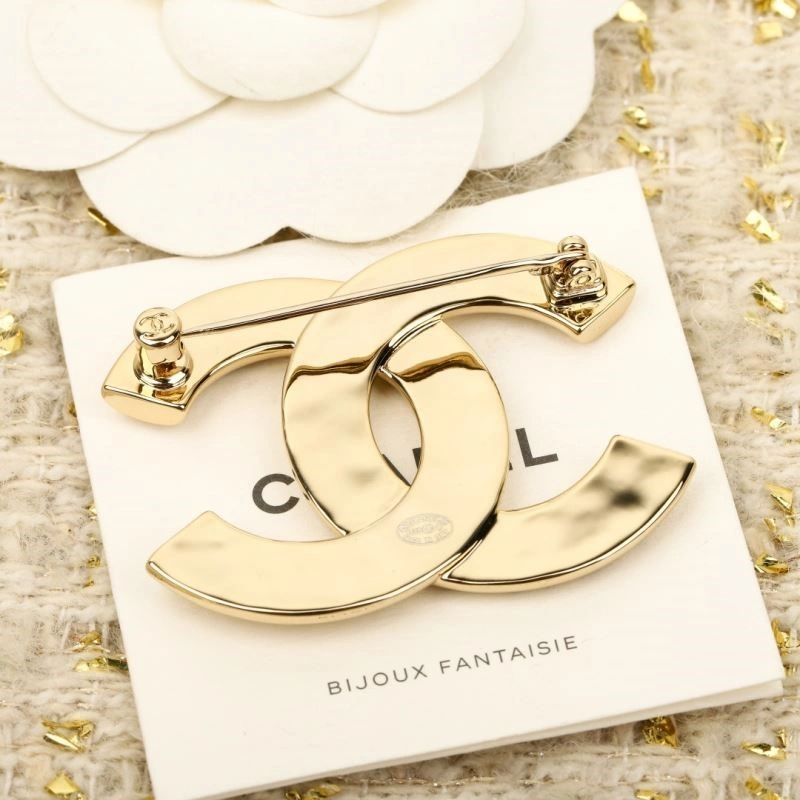 EyeCatching Chanel Brooches 225549