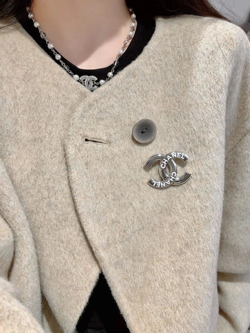 EyeCatching Chanel Brooches 225549
