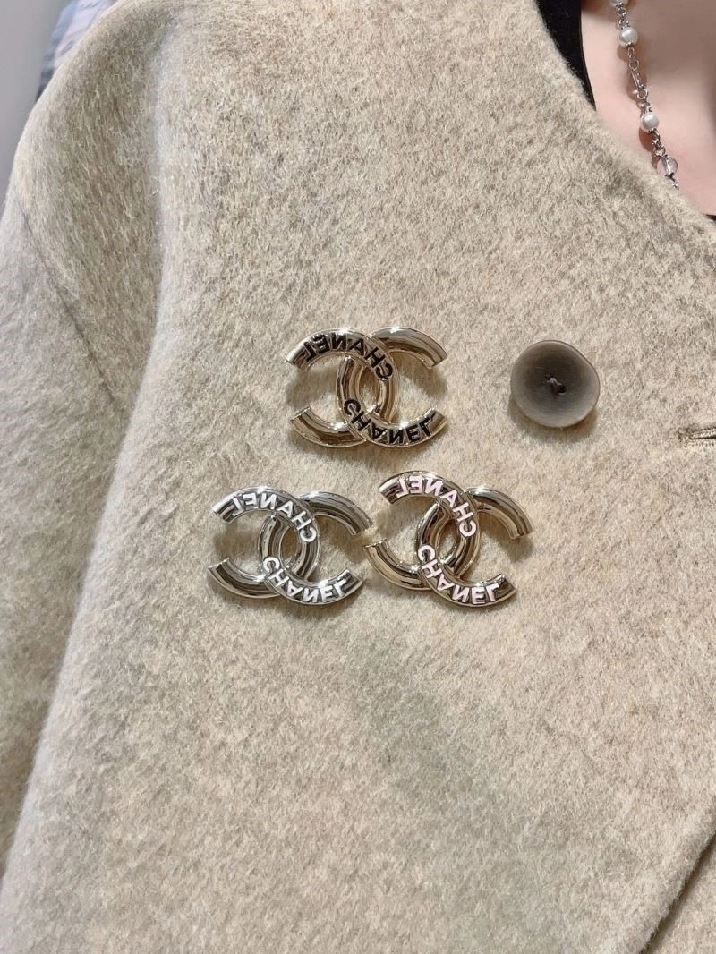 EyeCatching Chanel Brooches 225549