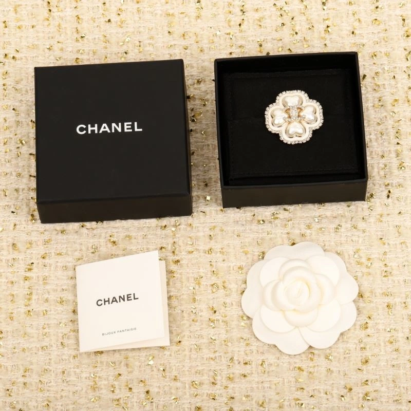 Durable Chanel Brooches 225537