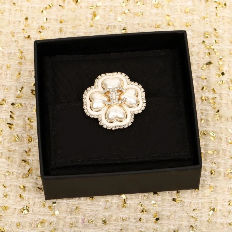 Durable Chanel Brooches 225537