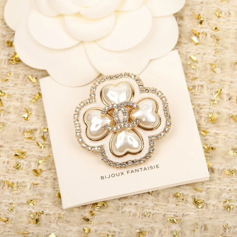Durable Chanel Brooches 225537