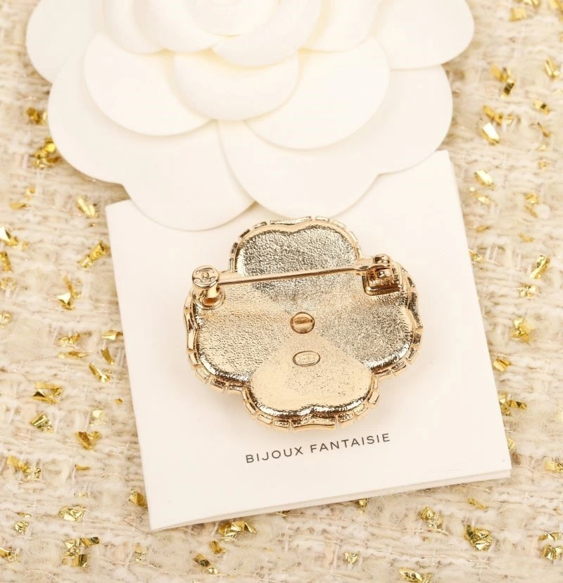 Durable Chanel Brooches 225537