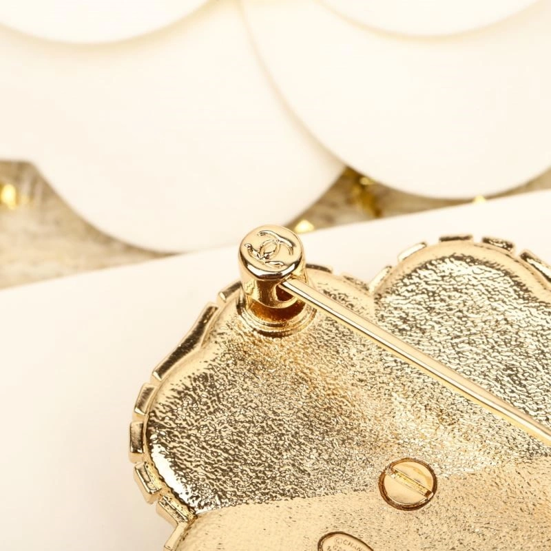 Durable Chanel Brooches 225537