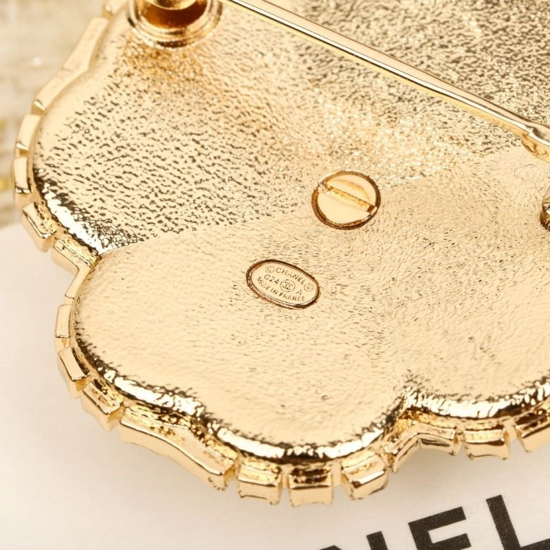 Durable Chanel Brooches 225537