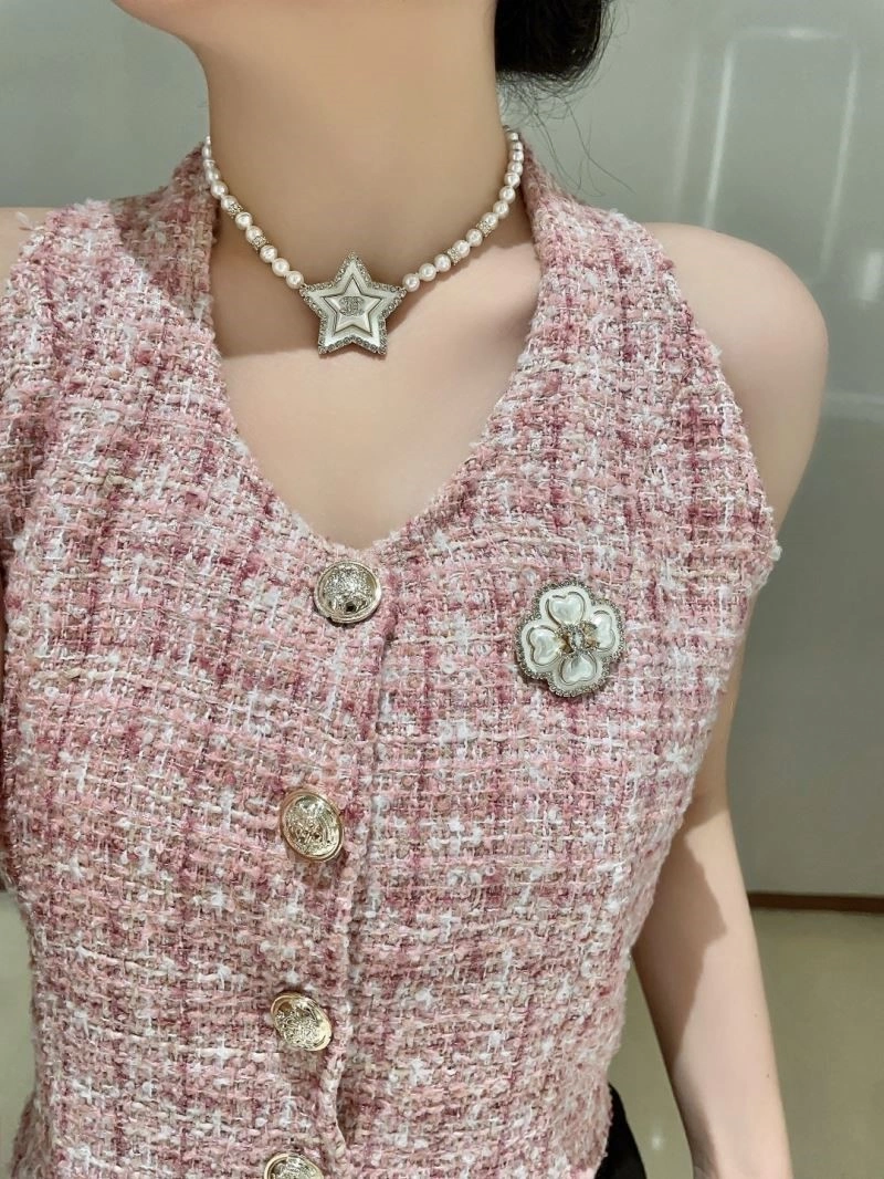 Durable Chanel Brooches 225537