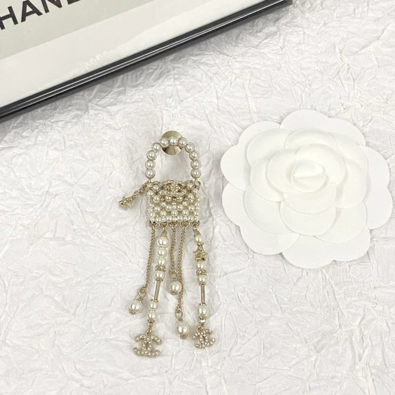 HighPerformance Chanel Brooches 225542