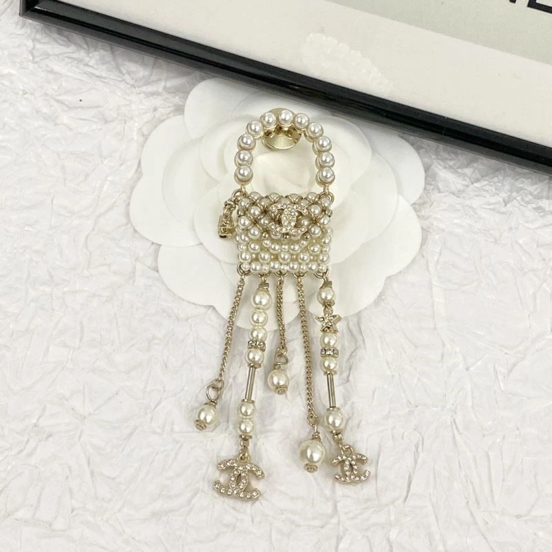 HighPerformance Chanel Brooches 225542