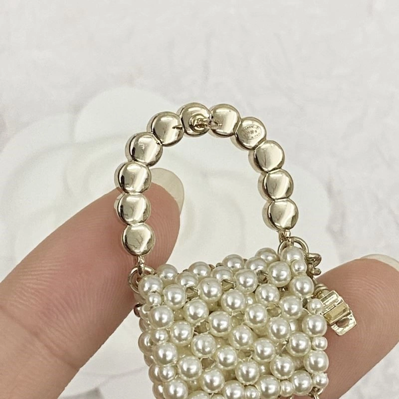 HighPerformance Chanel Brooches 225542