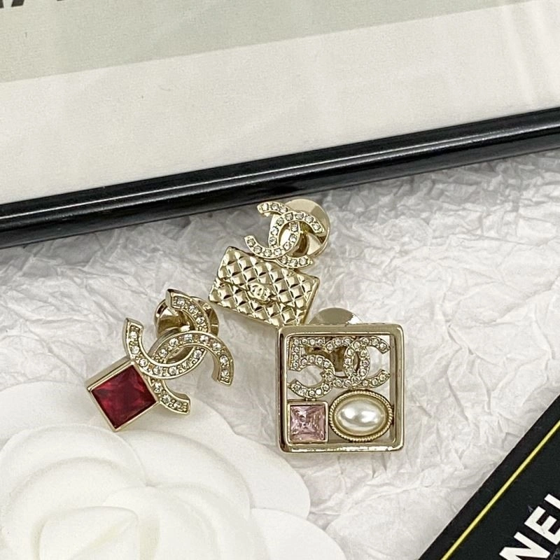 Chanel Brooches Practical 225539