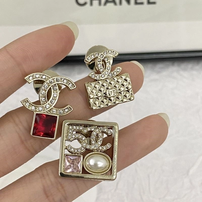 Chanel Brooches Practical 225539