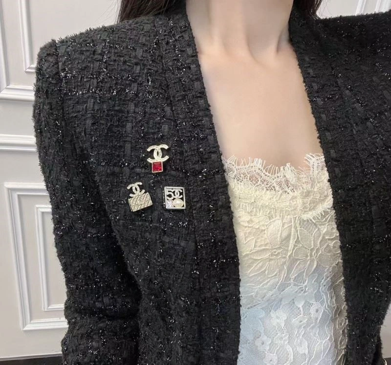 Chanel Brooches Practical 225539