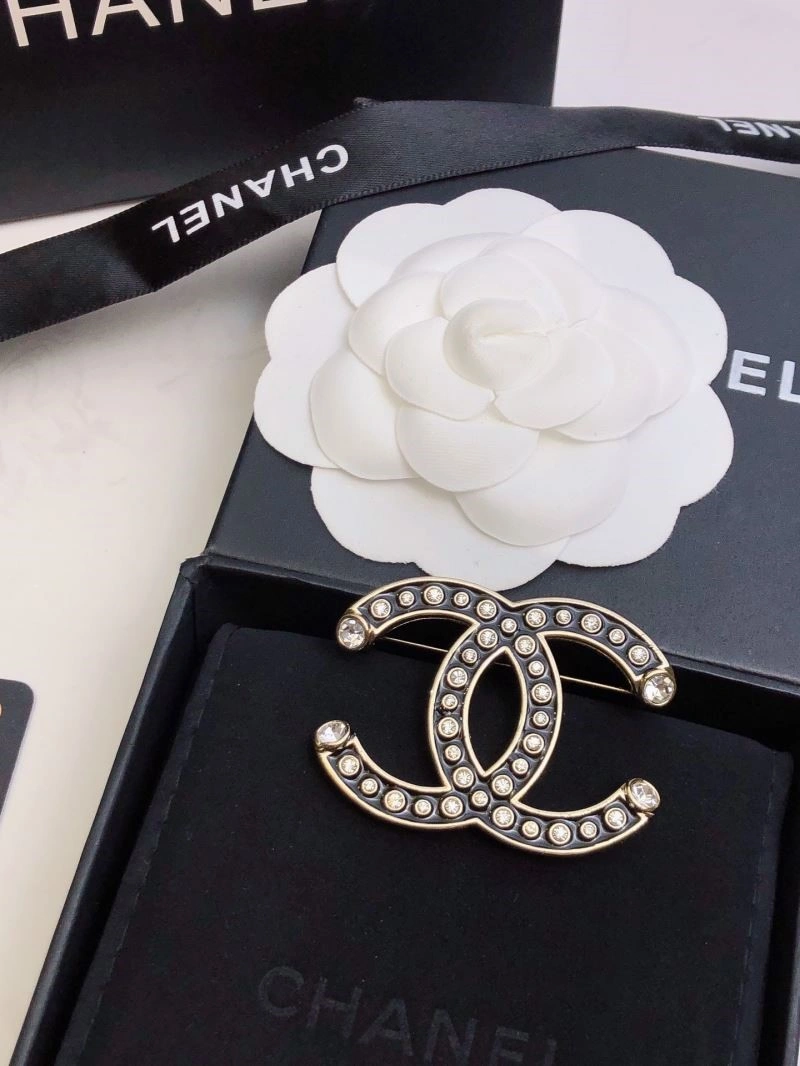 Packable Chanel Brooches 225536