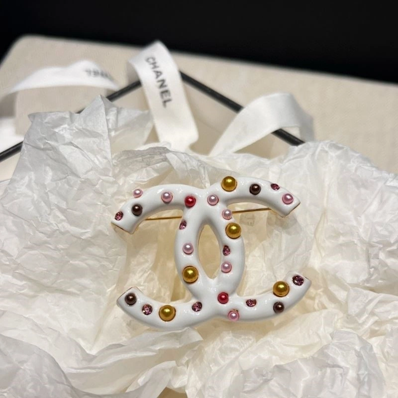 HighPerformance Chanel Brooches 225526