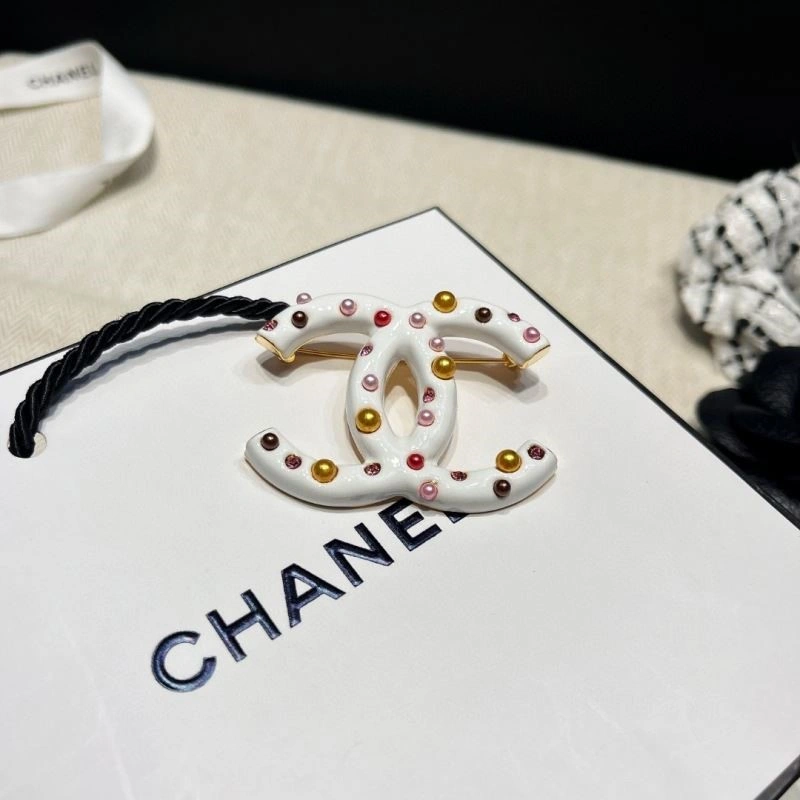 HighPerformance Chanel Brooches 225526