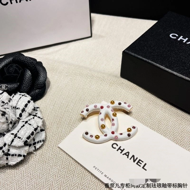 HighPerformance Chanel Brooches 225526