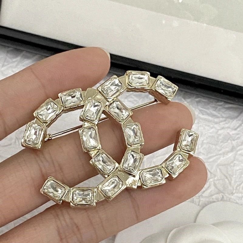Chanel Brooches Functional 225568