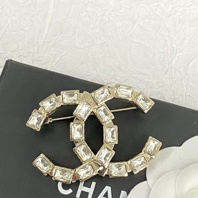Chanel Brooches Functional 225568