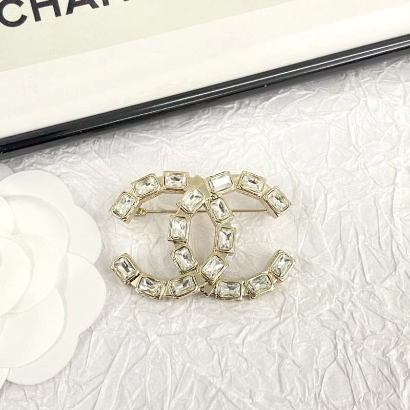 Chanel Brooches Functional 225568