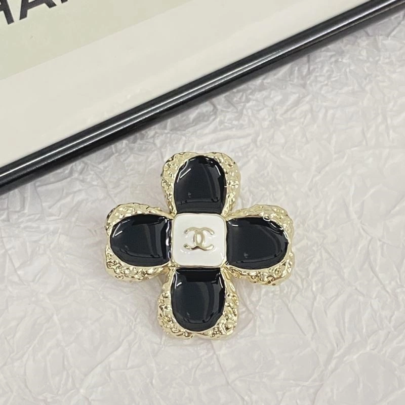 EyeCatching Chanel Brooches 225525