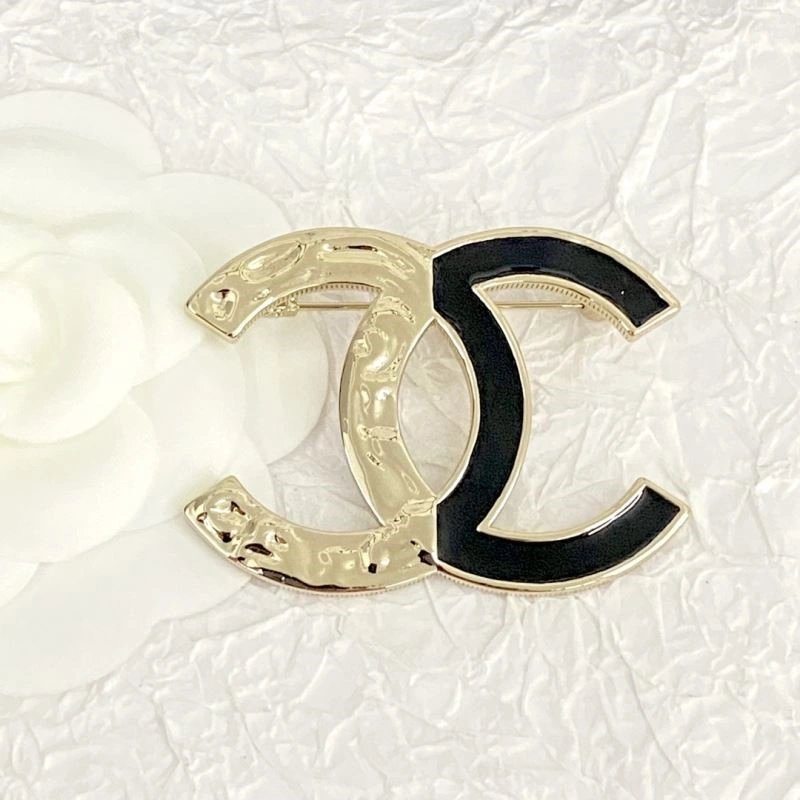 Snug Chanel Brooches 225522