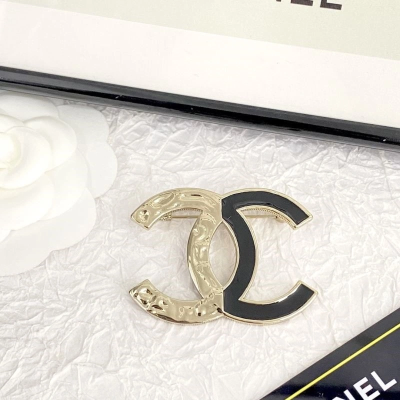 Snug Chanel Brooches 225522