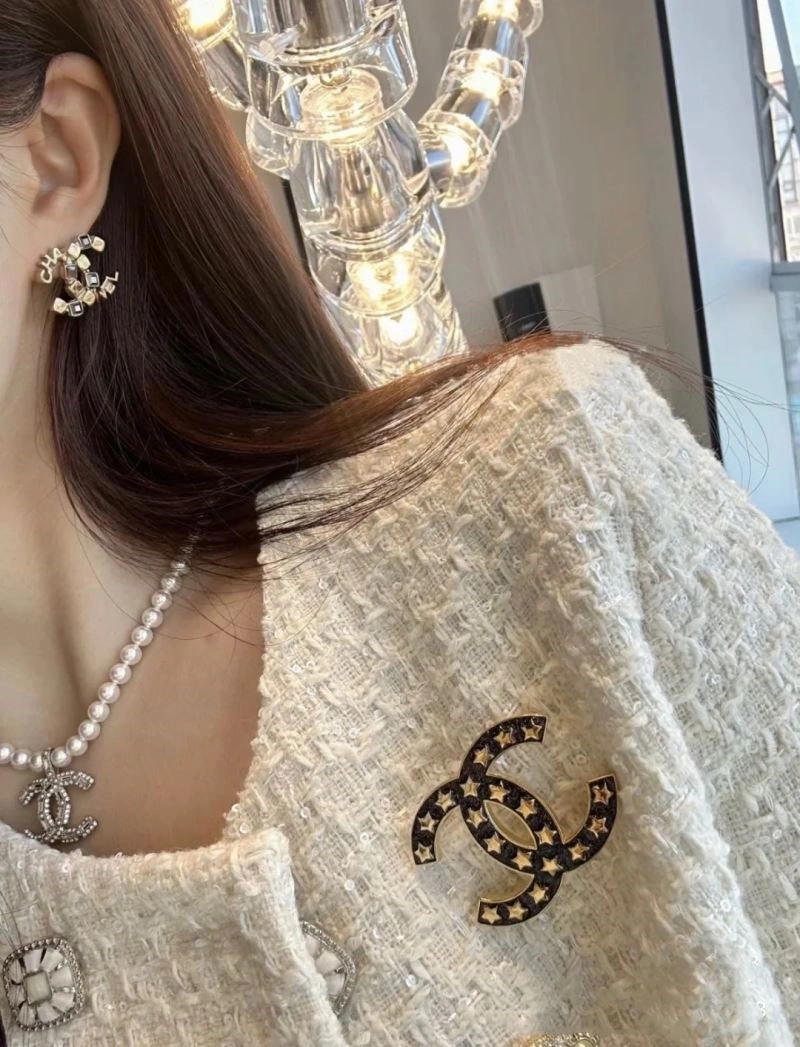 Chanel Brooches Stylish 225532