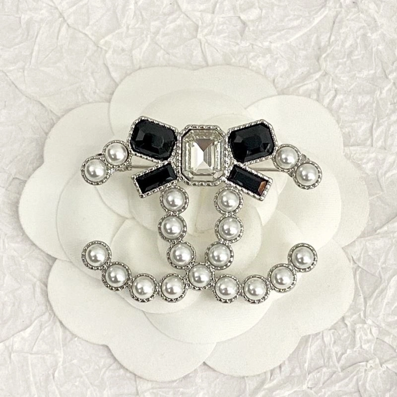 SoftTouch Chanel Brooches 225517