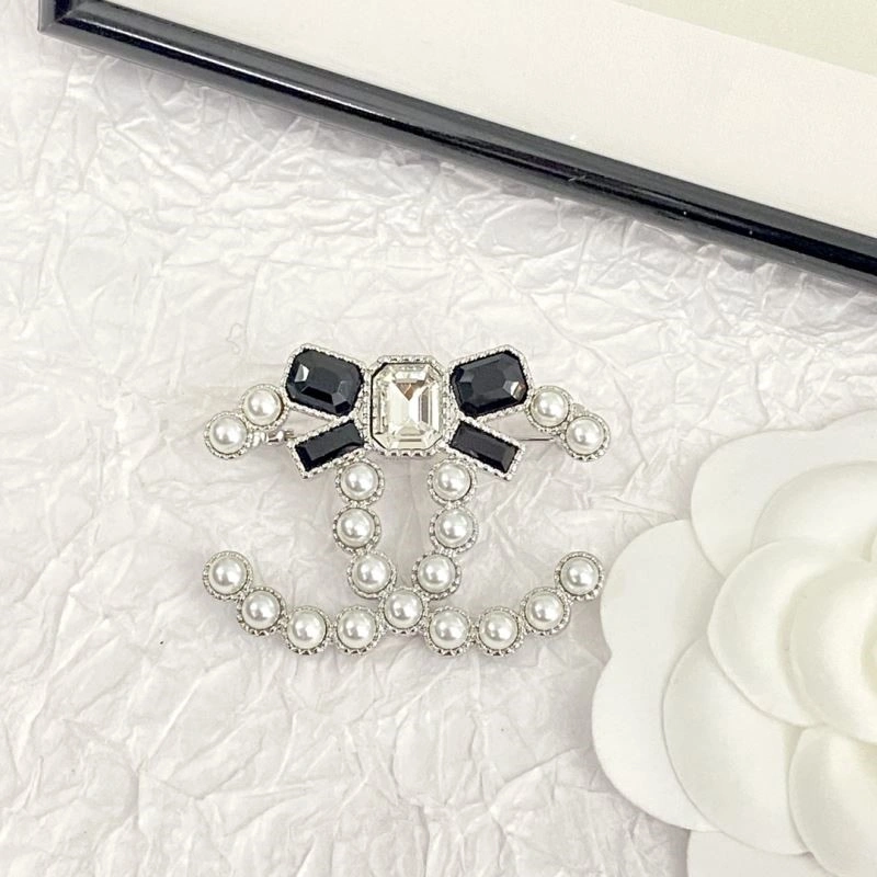 SoftTouch Chanel Brooches 225517