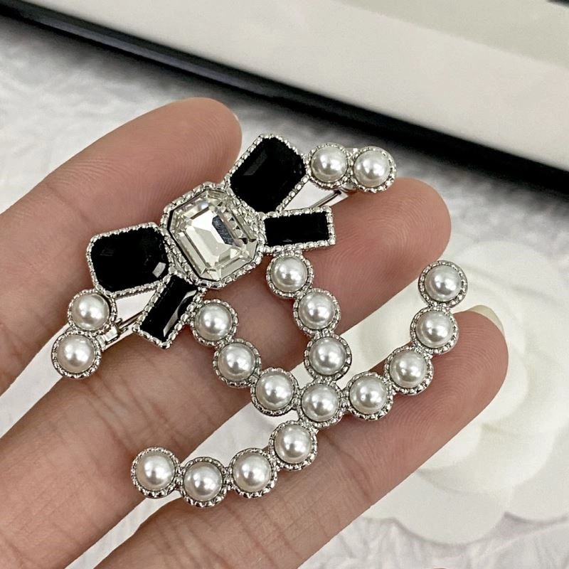 SoftTouch Chanel Brooches 225517