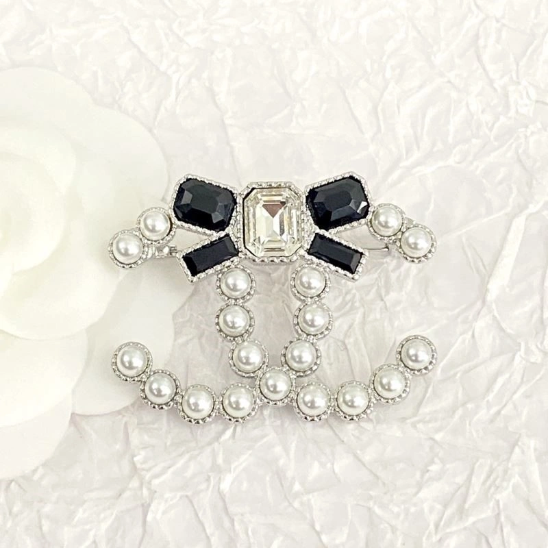 SoftTouch Chanel Brooches 225517